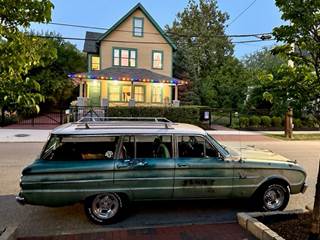 A car parked in front of a house

AI-generated content may be incorrect.