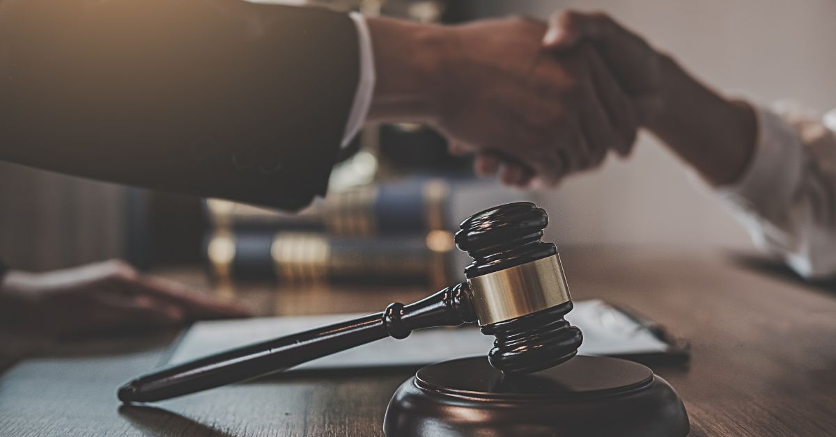 Why Hiring a Personal Injury Lawyer Can Maximize Your Settlement
